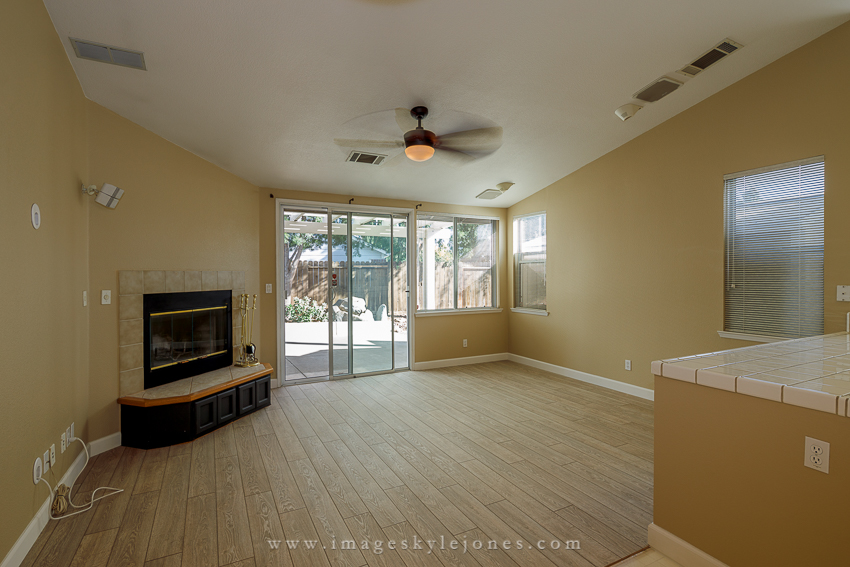 0079 Family Room_850.jpg