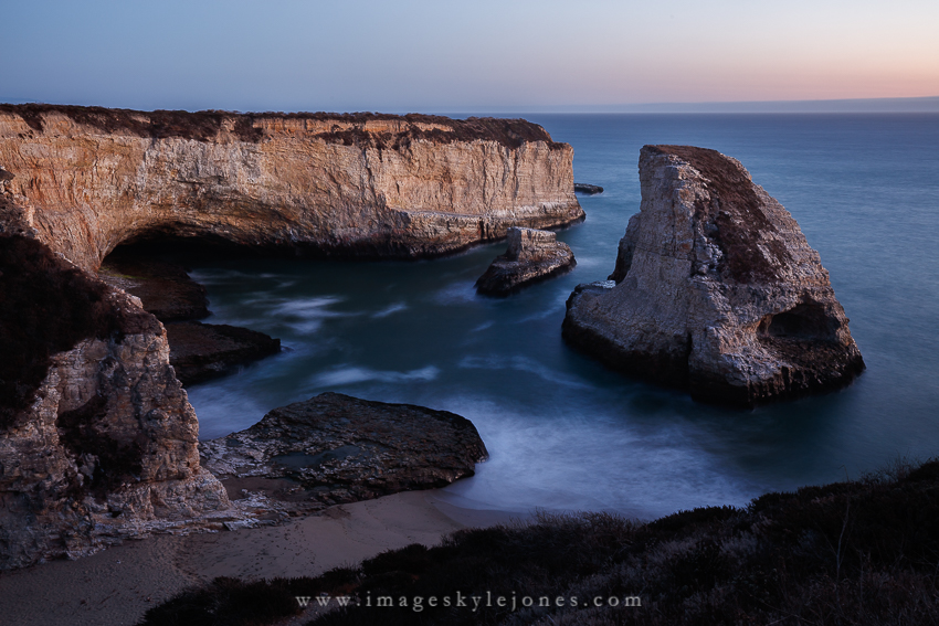 0158 Shark Fin Cove_850.jpg