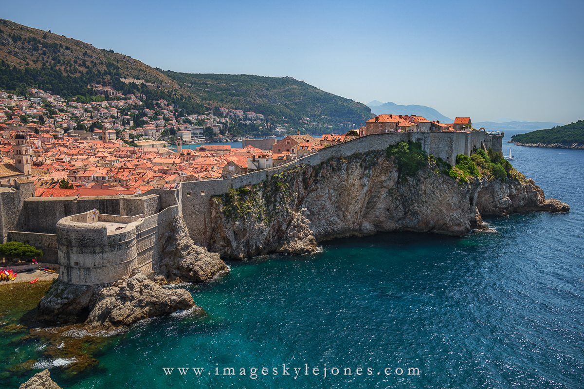 0186 Dubrovnik Wall and Sea_1200.jpg