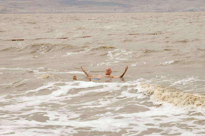 0639 Kyle Floating_850.jpg