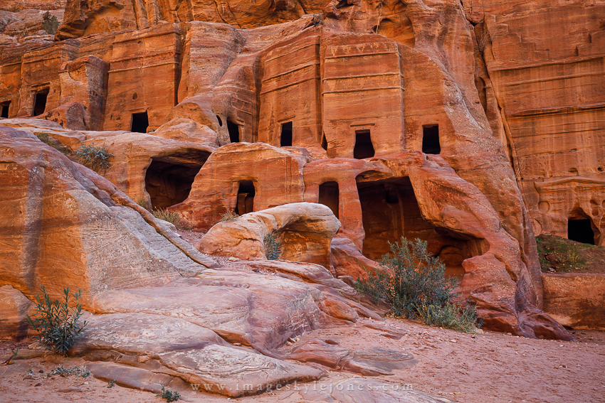 0911 Tombs_850.jpg