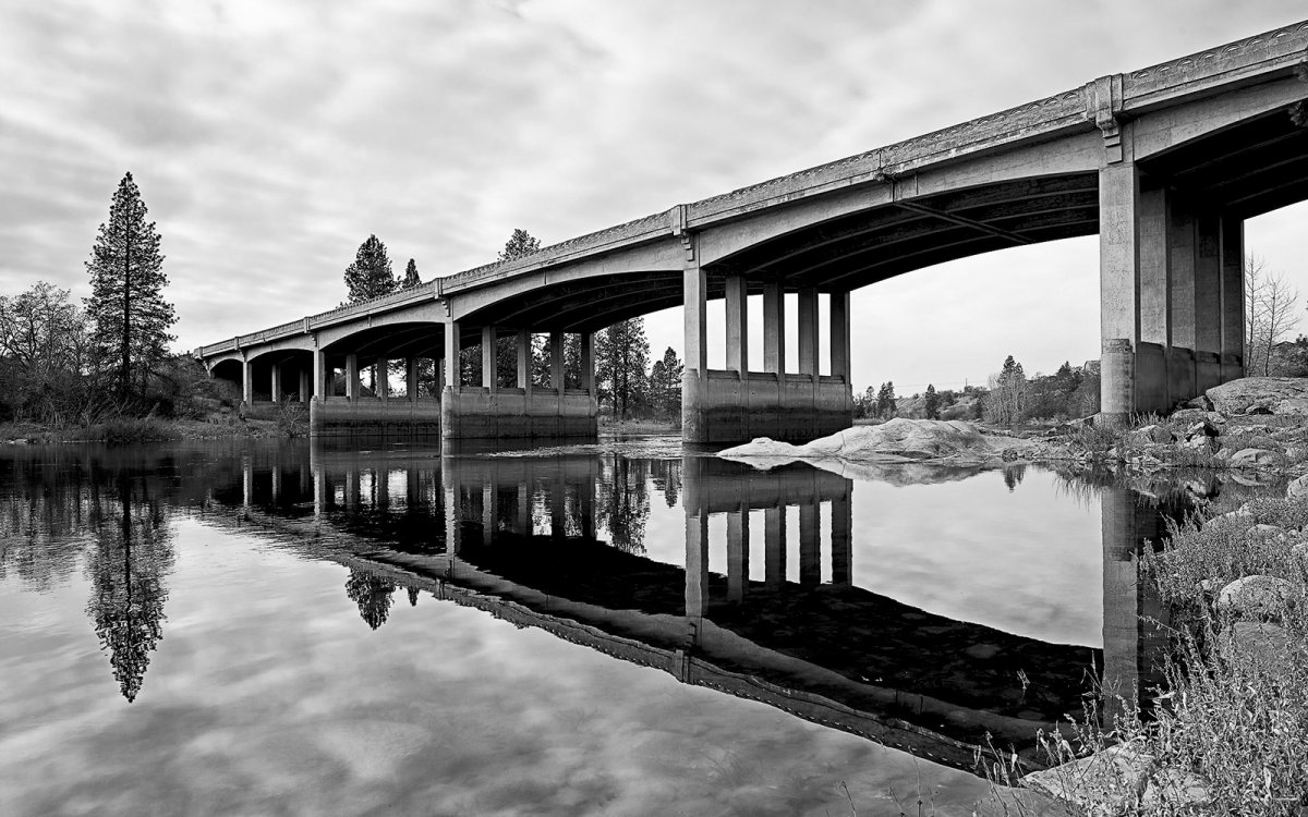 091210_mk3_0210clone2blnda b&w.jpg