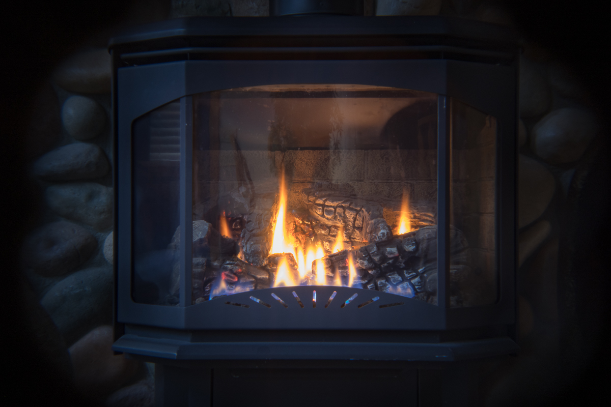 1043 Holdga Fireplace_1200.jpg