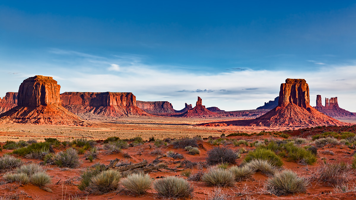 130329-1112-5dm3 11214B en sky pt bw.jpg