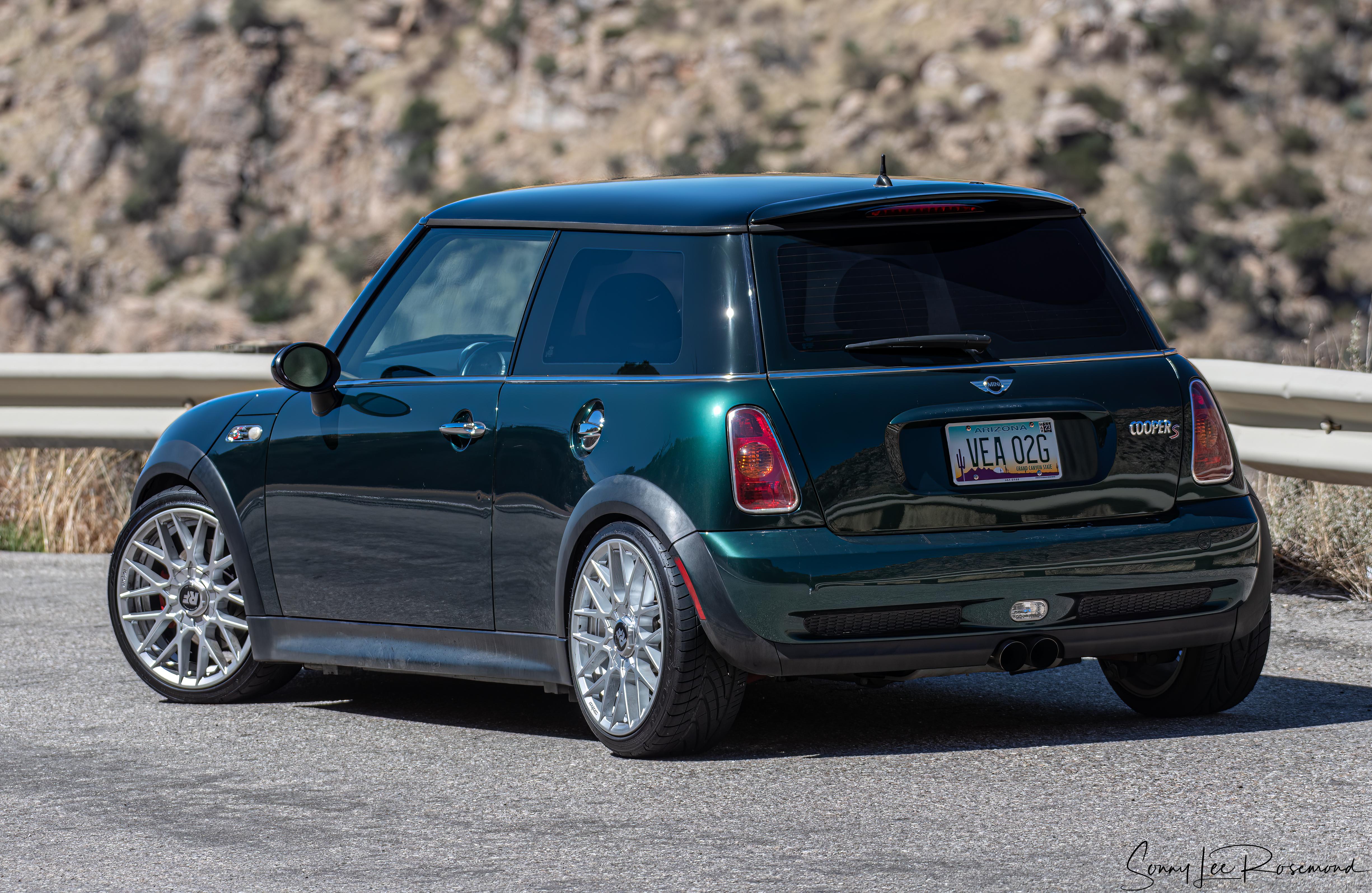 2004_Mini_Cooper_S-1-1.jpg
