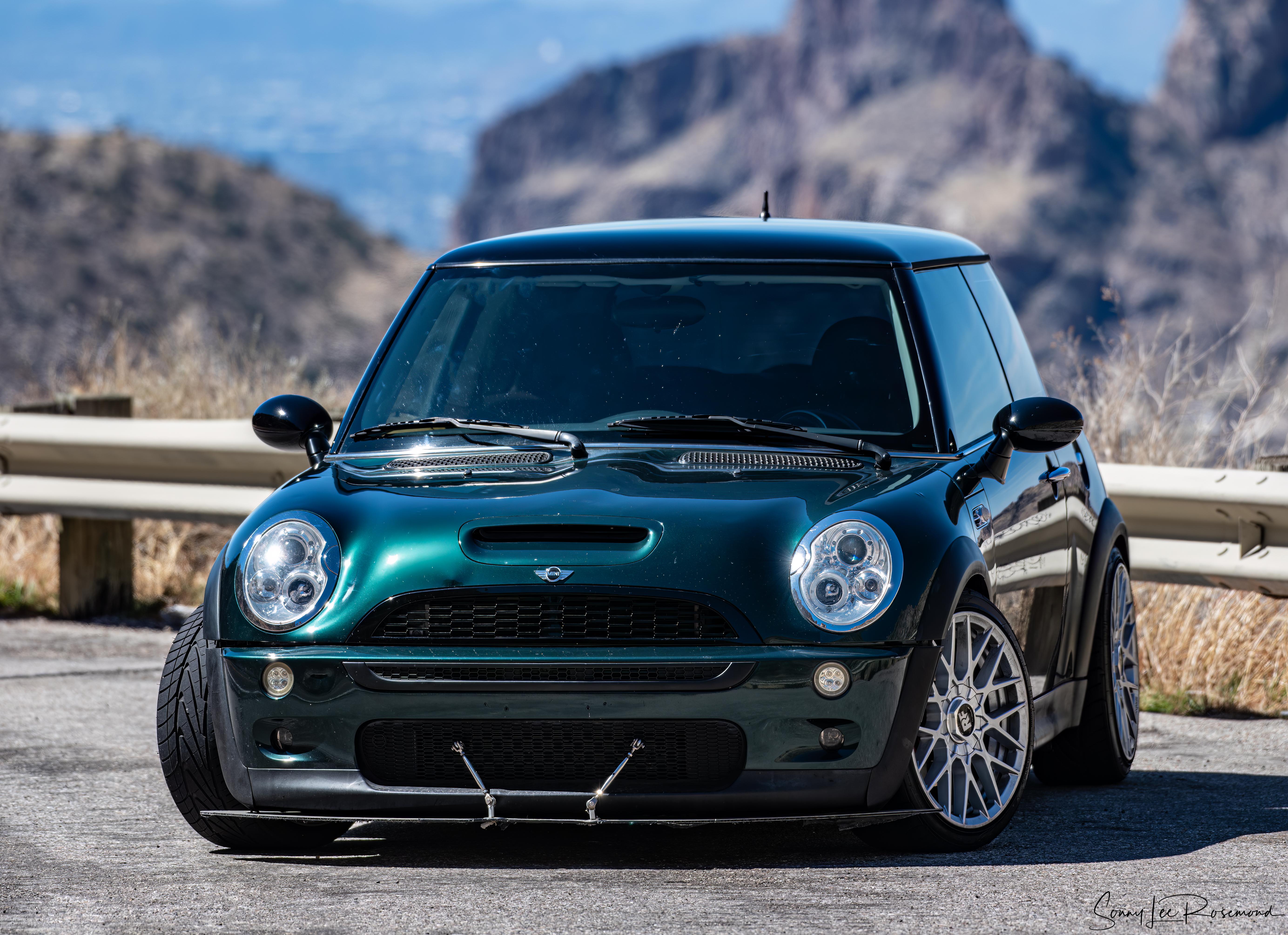 2004_Mini_Cooper_S-4-1.jpg