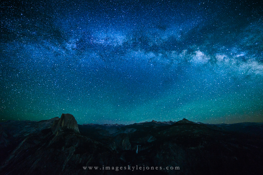 2514 Milky Way and Air Glow Over Glacier Point_850.jpg