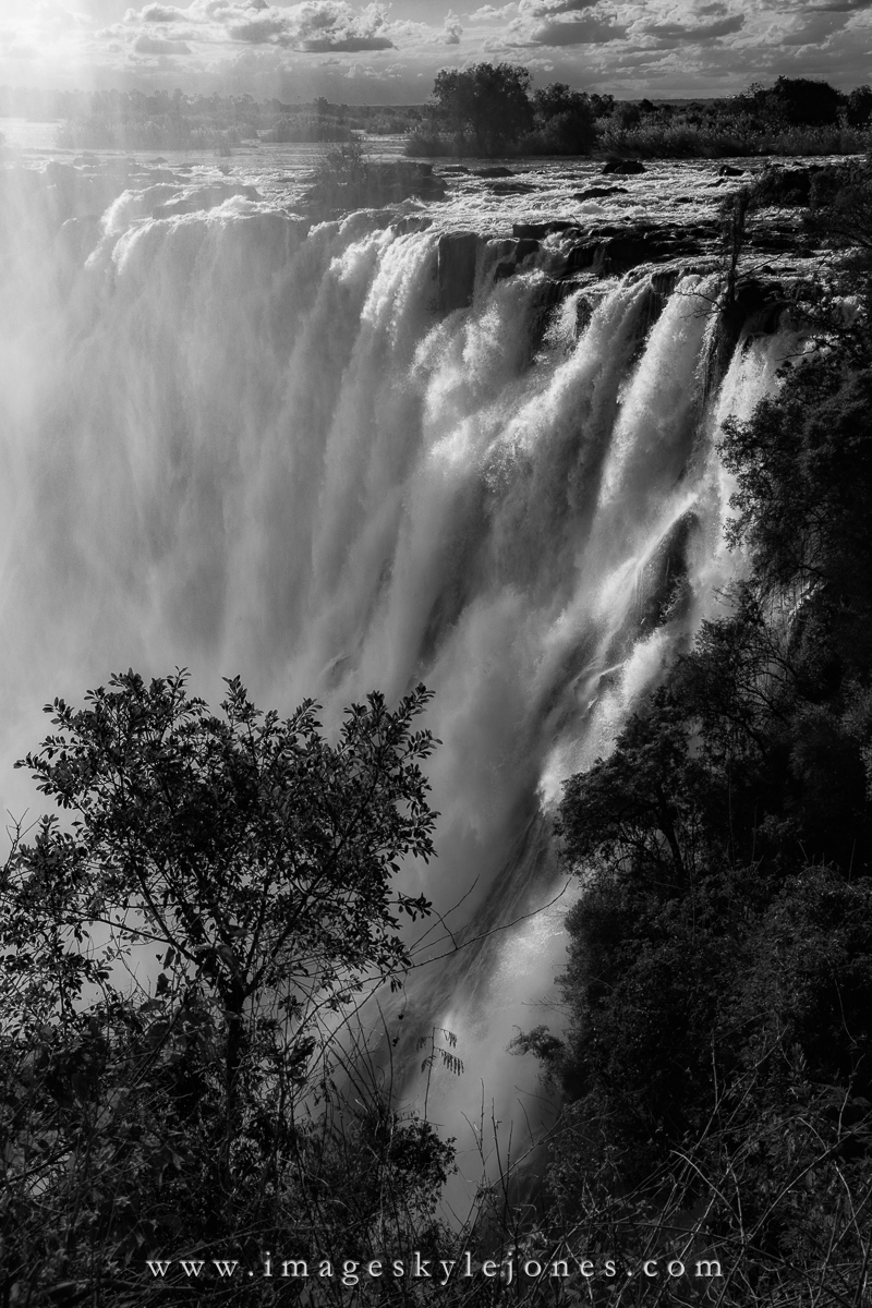 3388 Victoria Falls Portrait B&W_1200.jpg