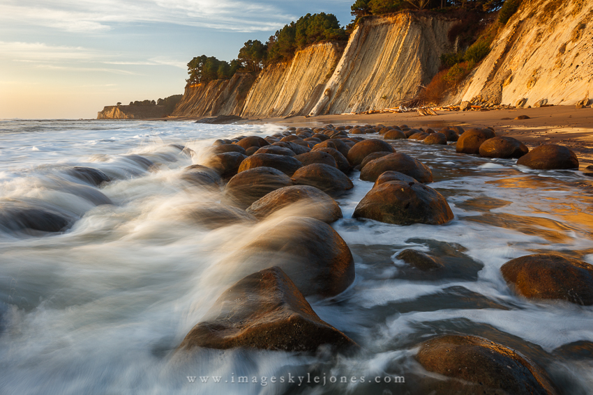 3634 Bowling Ball Beach Surf Landscape_850.jpg