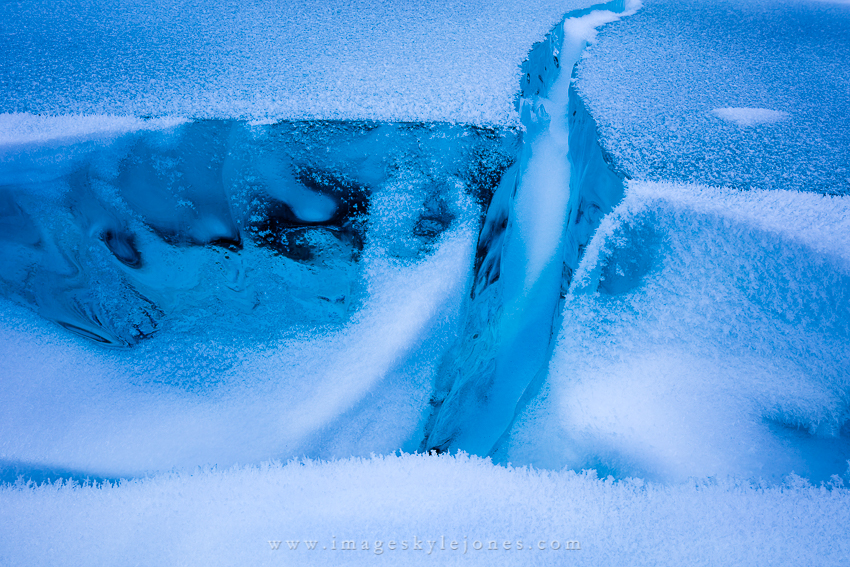 3932 Abraham Lake Blue Ice_850.jpg