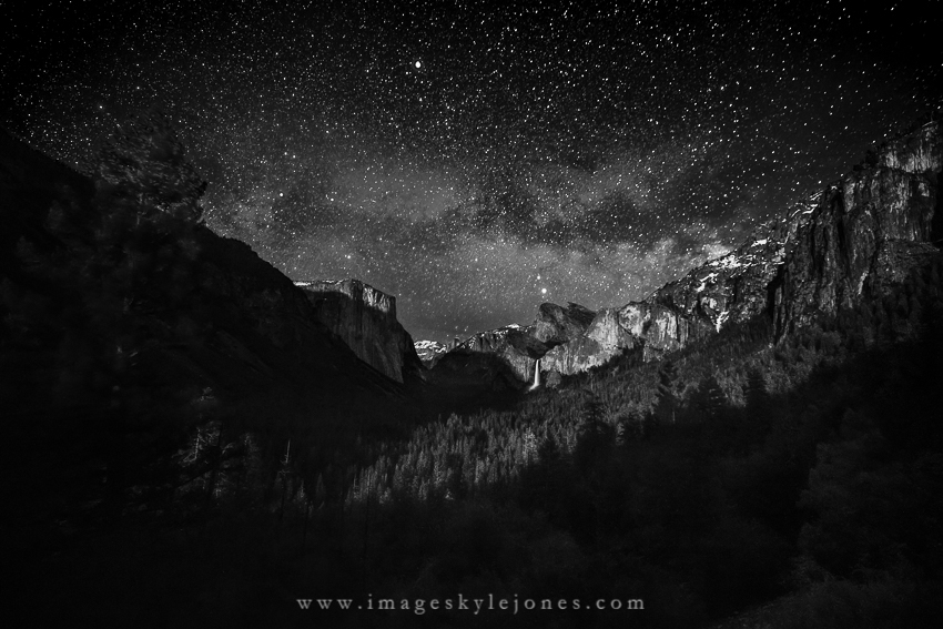 4522 Tunnel View and Stars Black and White_850.jpg