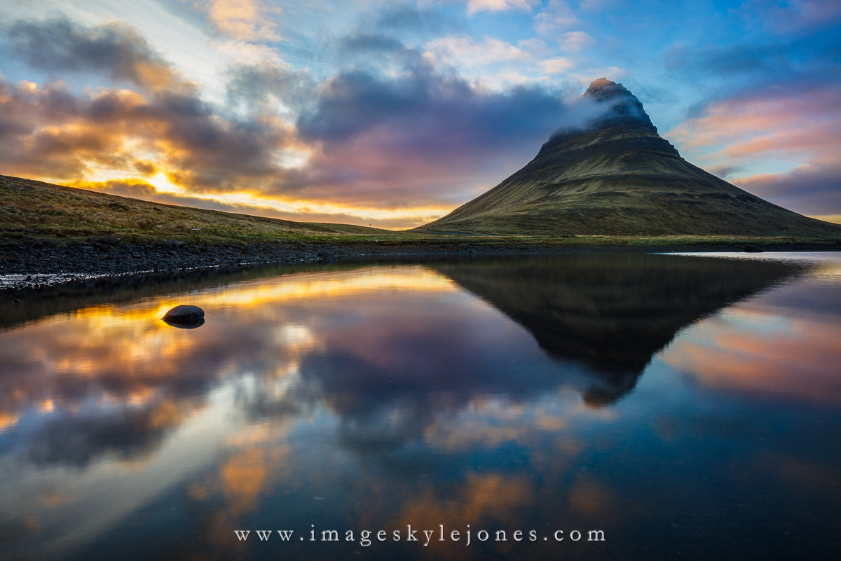 5289 Kirkjufell Wide Reflection_1200.jpg
