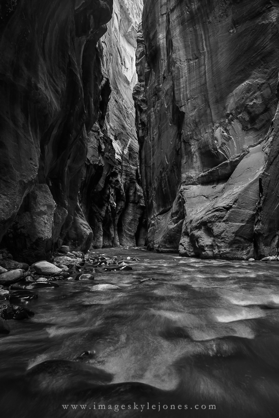 6896 Wall Street Black and White_850.jpg