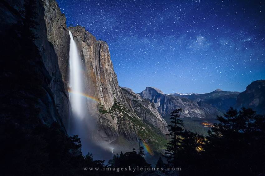 8420 Yosemite Falls Moonbow and Stars Landscape_850.jpg