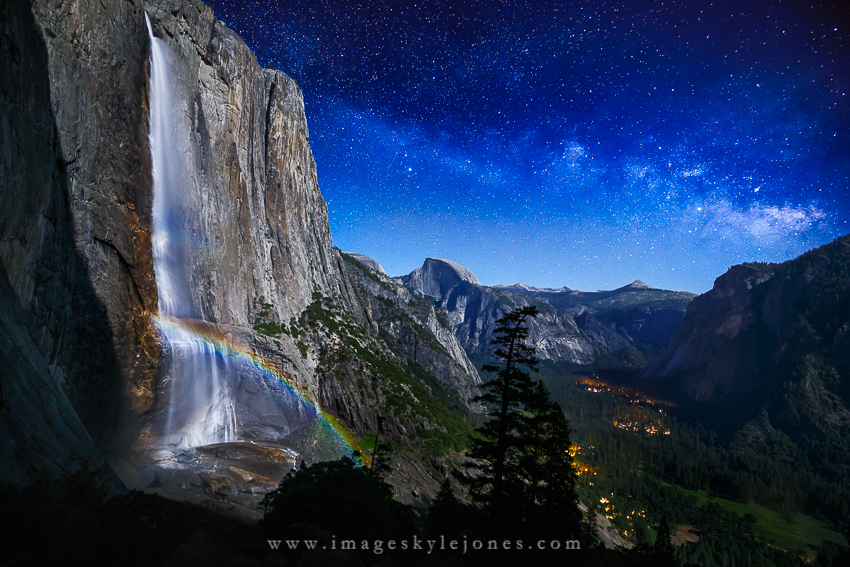 8686 Yosemite Moonbow and Milky Way_850.jpg