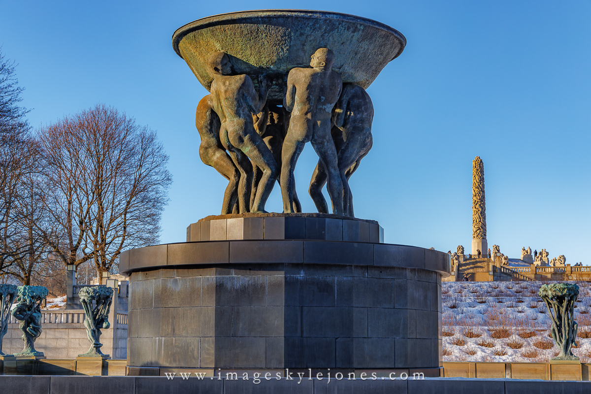 9295 Fountain and Monolith_1200.jpg