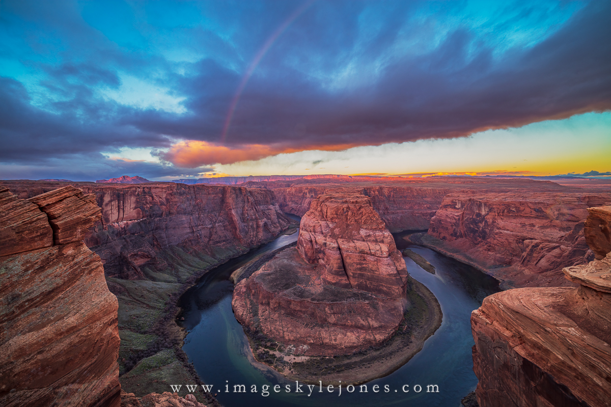 9713 Horseshoe and Rainbow_1200.jpg