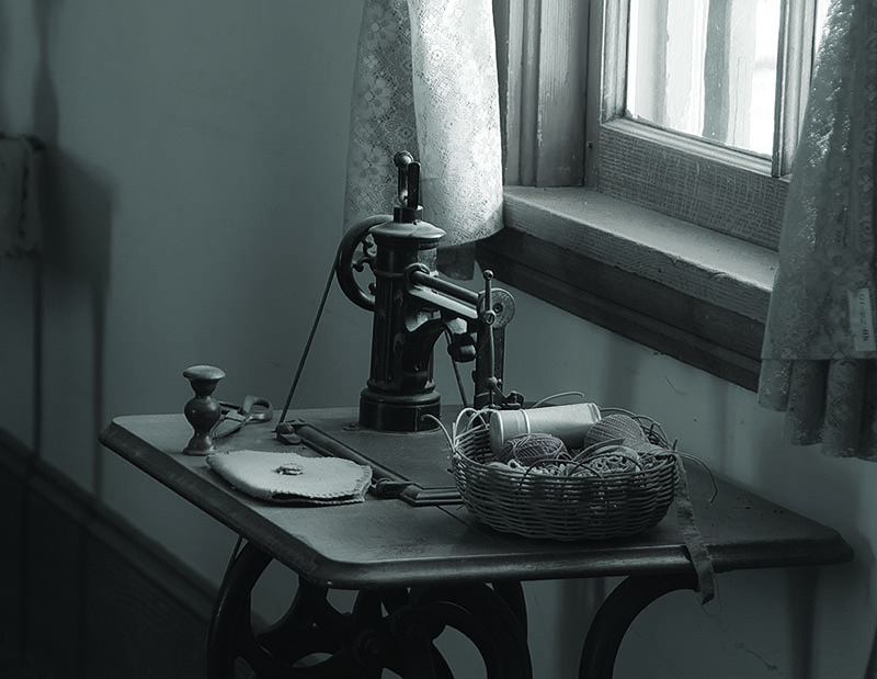 _DSC6271 bw_a_dw - a stitch in time.jpg