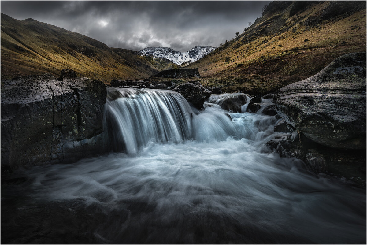 _DSC8072-1 white stroke.jpg