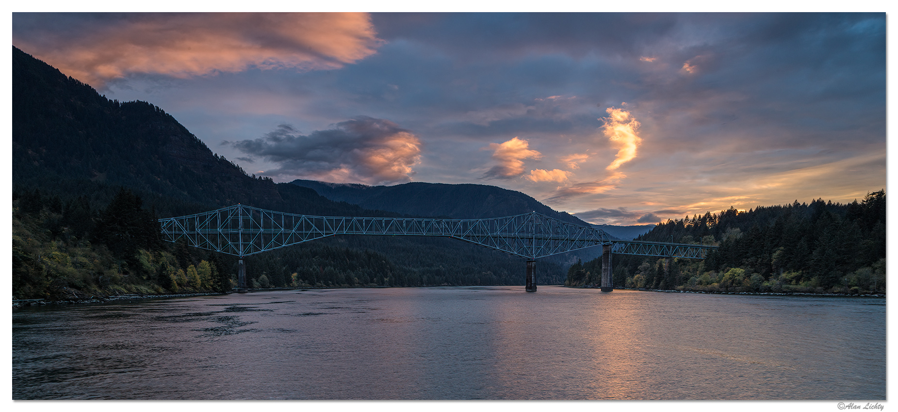 BridgeOfTheGodsSunset.jpg
