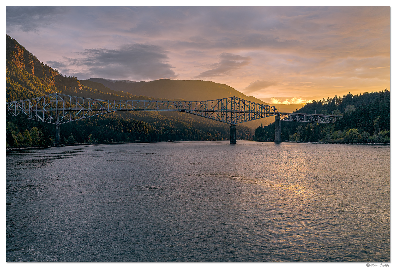 BridgeOfTheGodsSunset2.jpg
