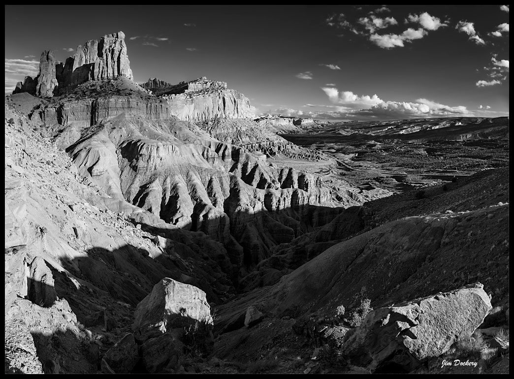 Chimeny-Rock_276-Pano-bw.jpg