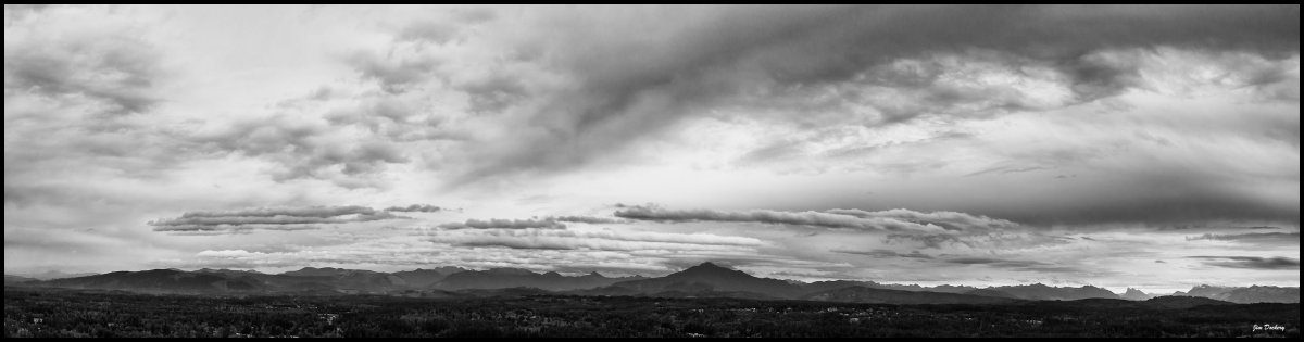 Cloudy-day-home-drone-pano-(1)-Pano-bw.jpg