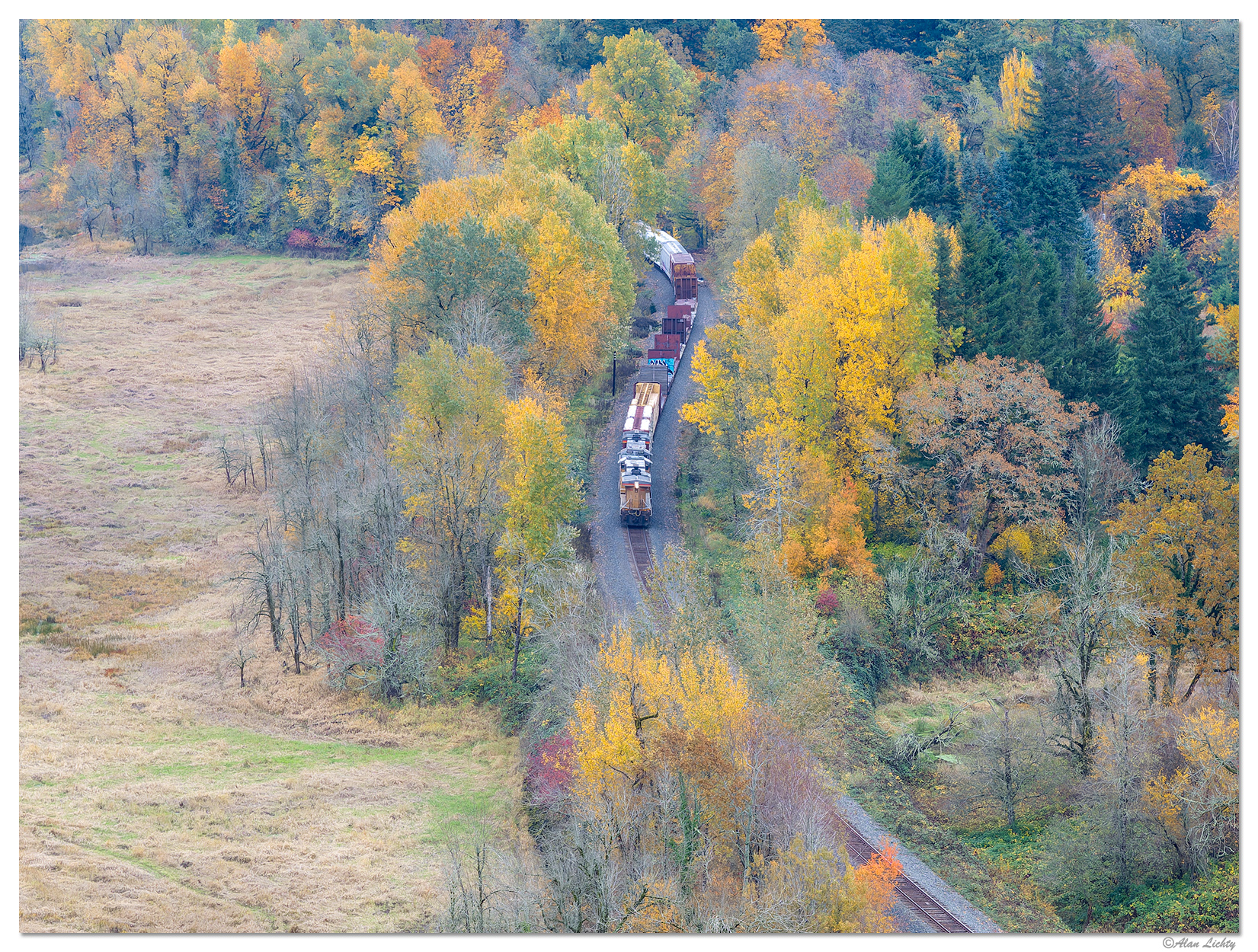 DJI_M3P_166-CRG-RoosterRockTrain111023.jpg