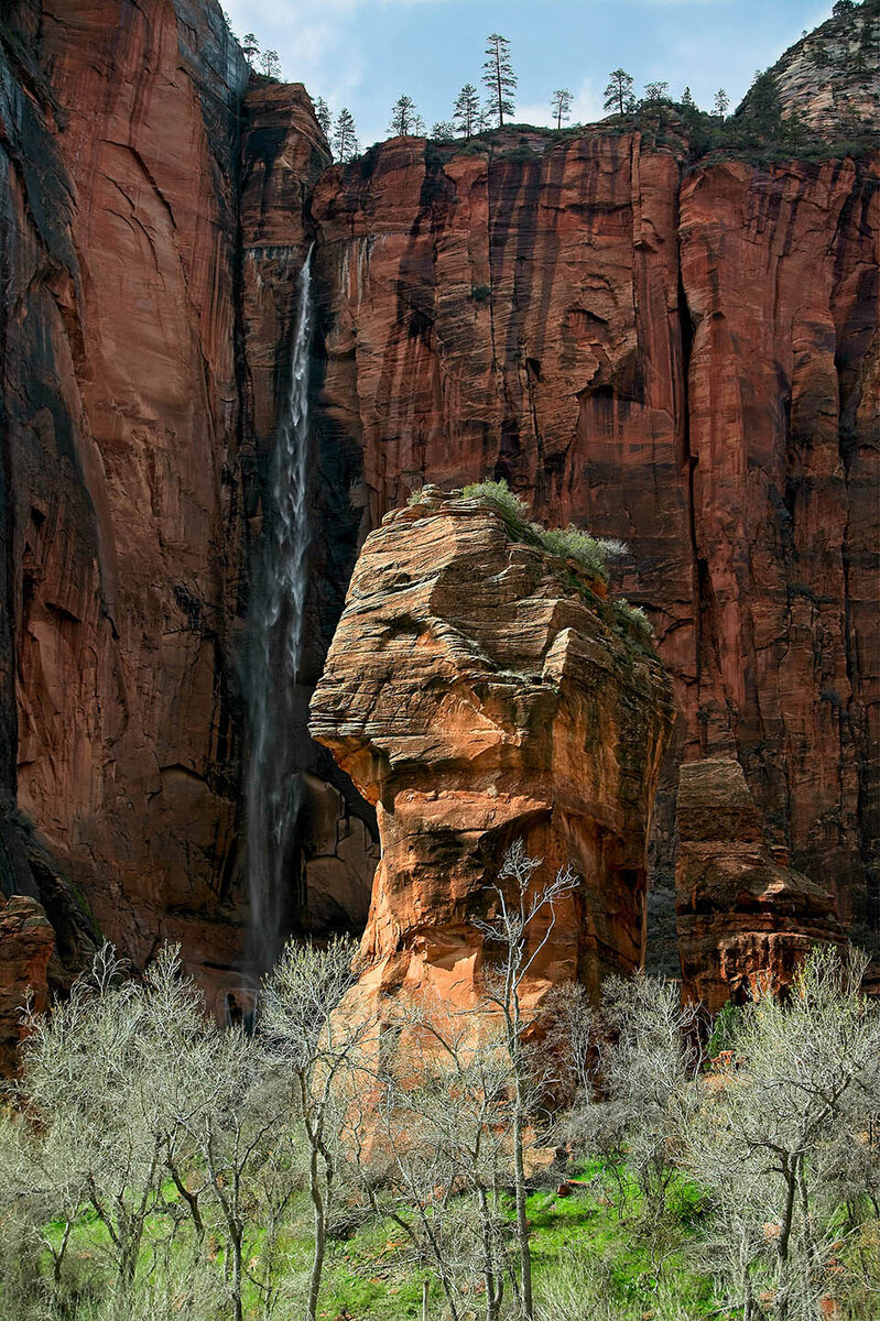F44U9111 Zion Spring Pulpit with Falls 01 Sm Display.jpg