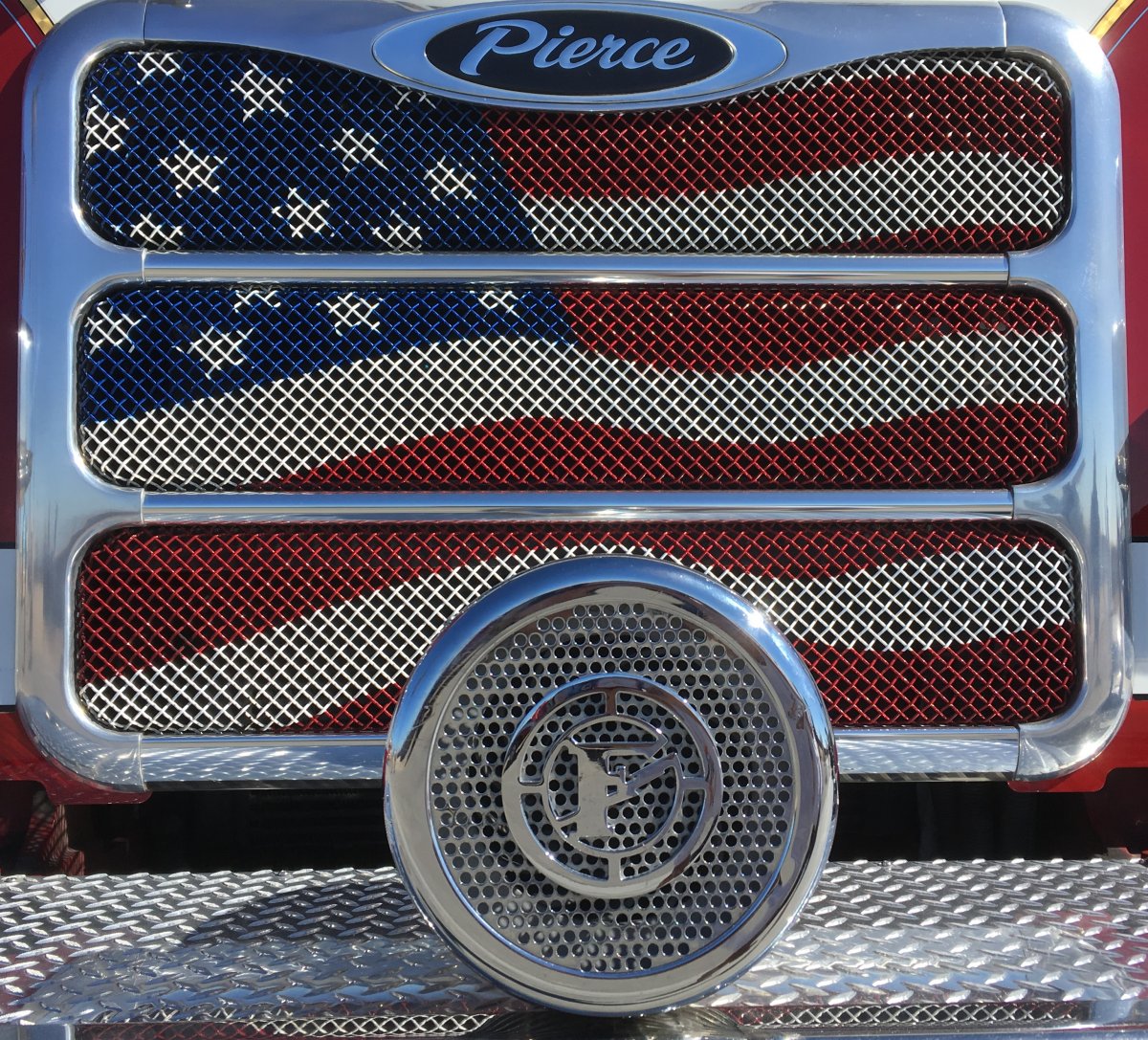 FireTruckUSFlag.JPG