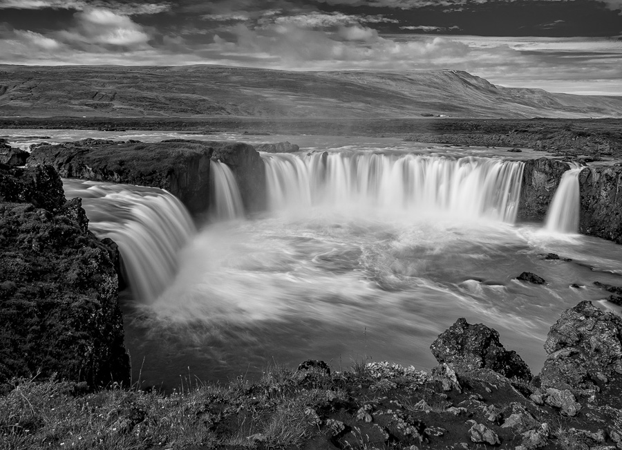 Godafoss BW FW.jpg