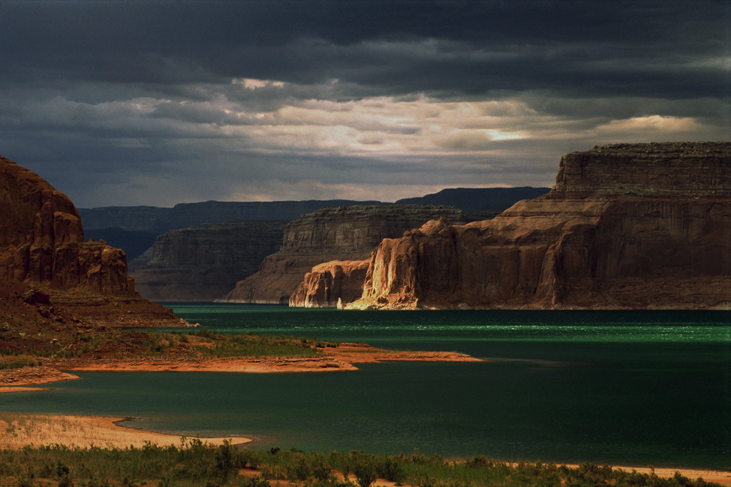 Lake Powell-Dungeon Canyon.JPG