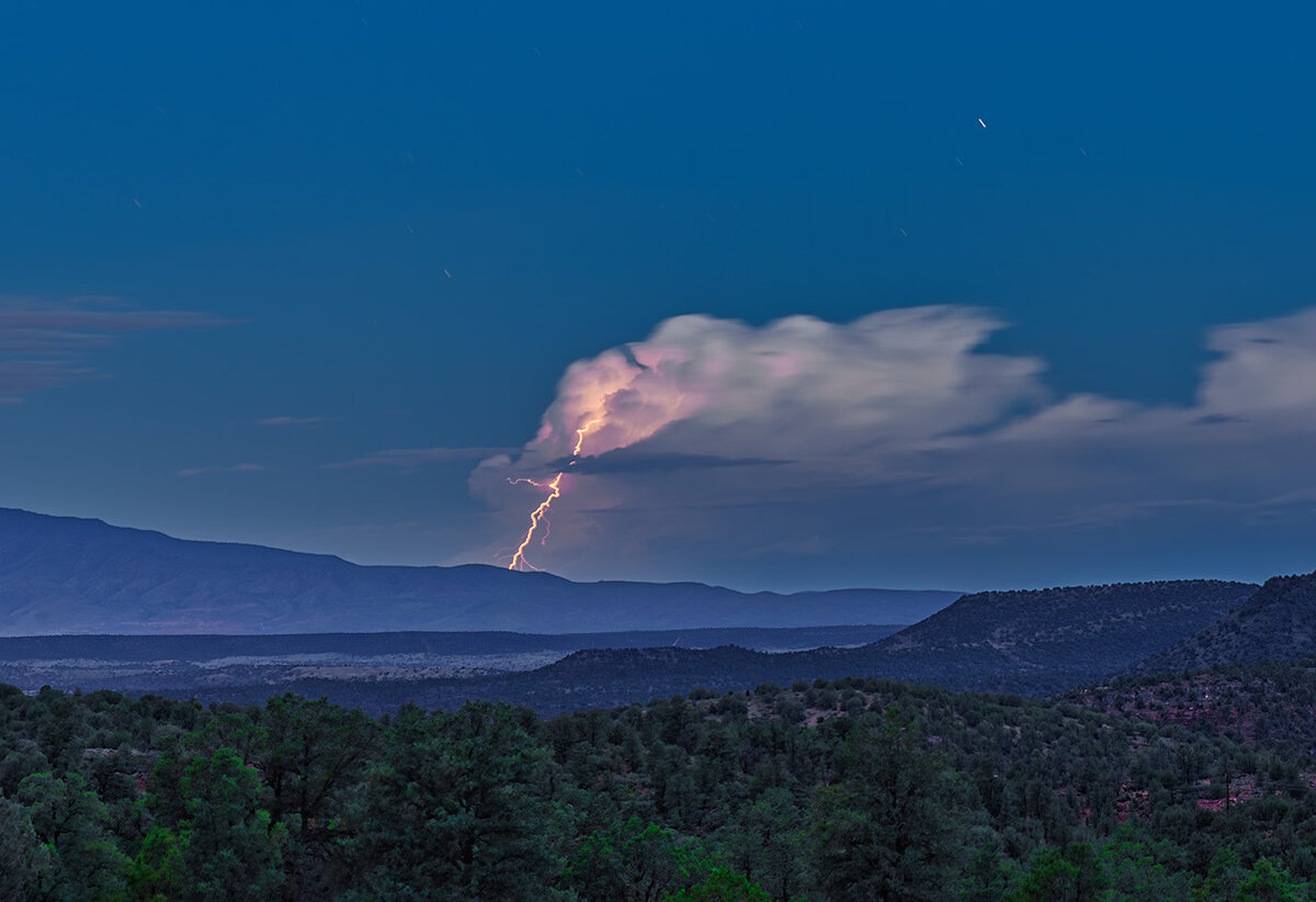 lightning-1.jpg