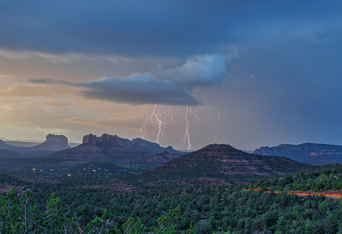 lightning-2.jpg