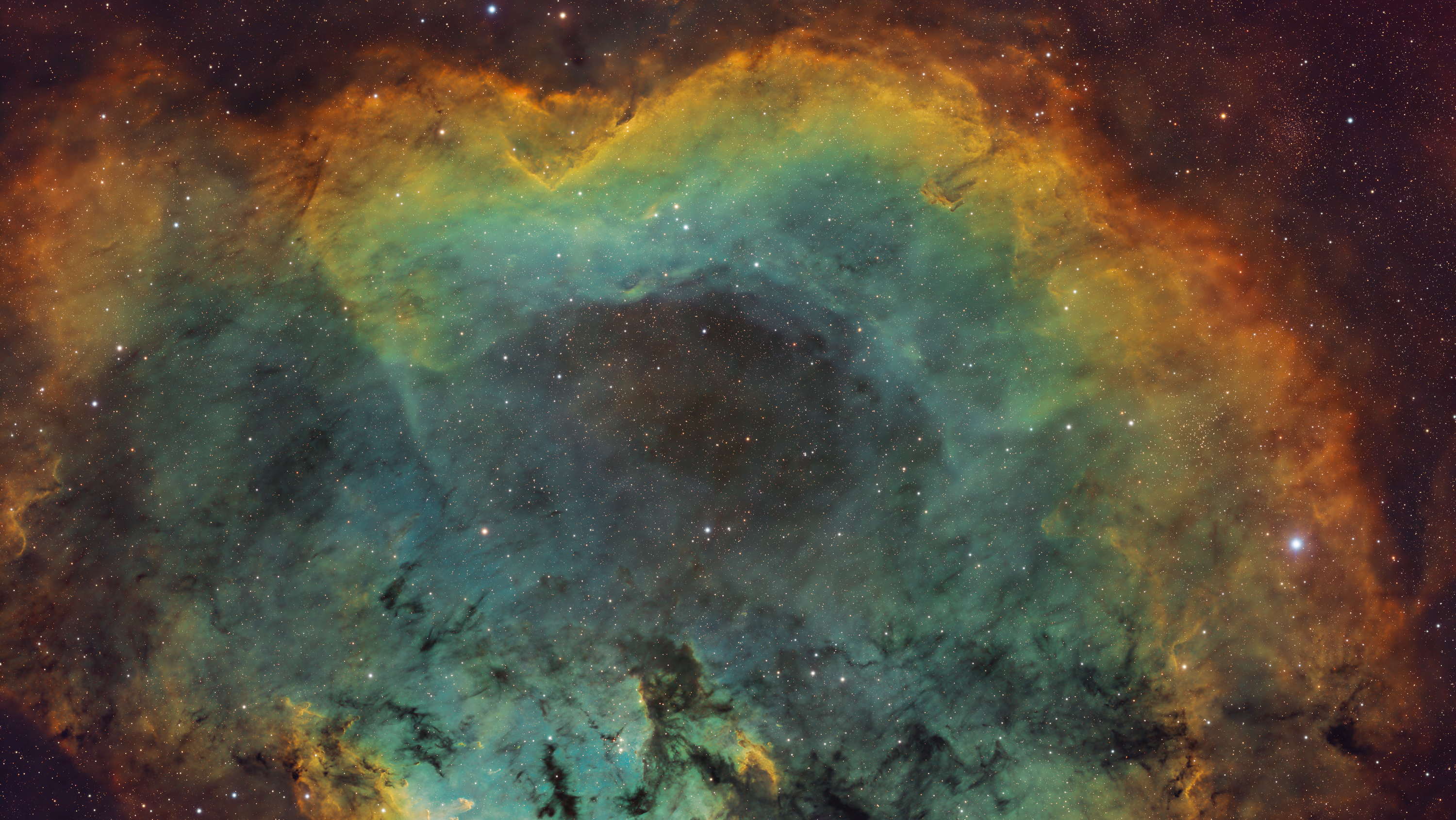 LRCC_sRGB_FW_UTIFF_V2_NGC7822_PSCC_Channels_SHO_Clean2_Blend_SCNR-AddM-35_WithSmallStars.jpg