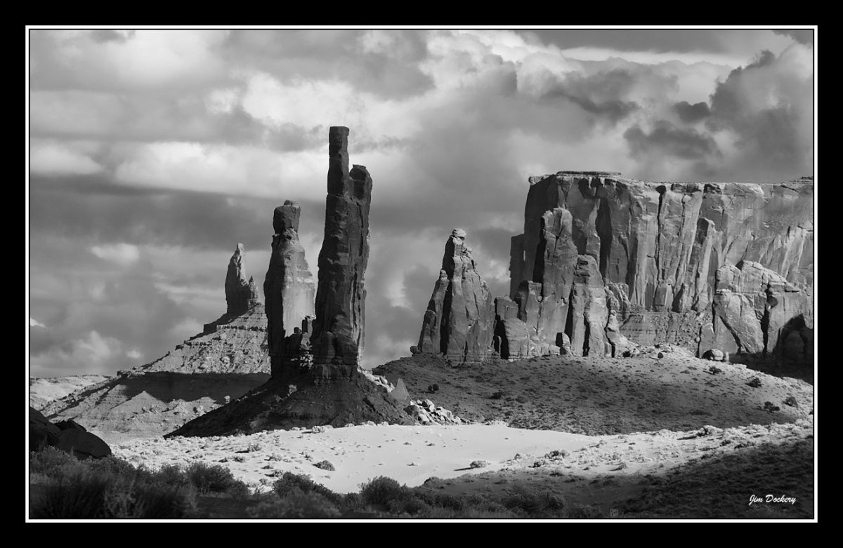 Monument-Valley_0265bw.jpg