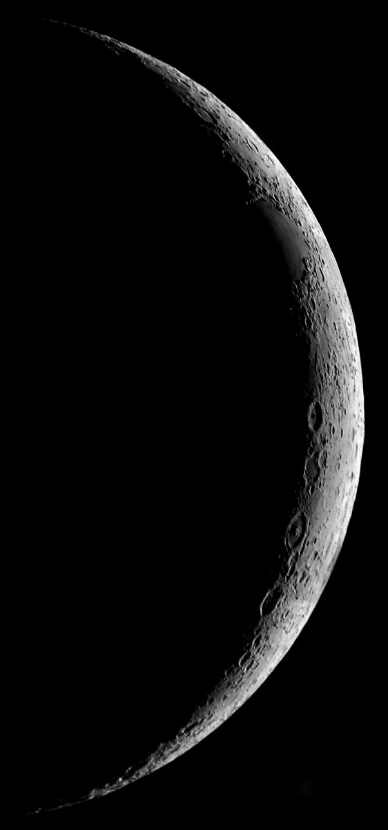 moon081002.jpg