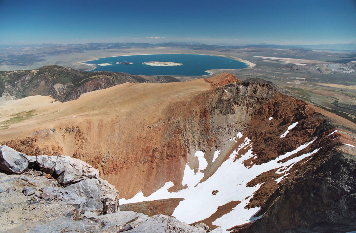 MtDanaPeakAndMono.jpg