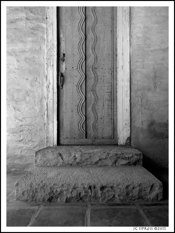 museumdoor4.jpg