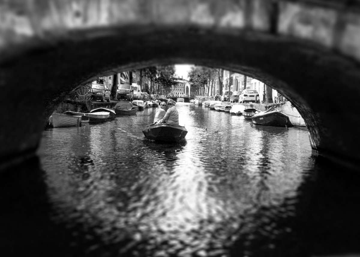 P1040920_BW_tilt shift 4 ways_crop.jpg