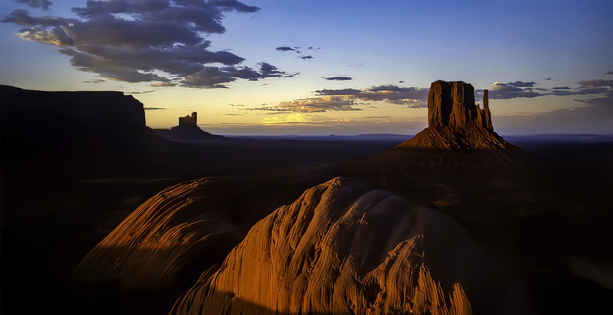 Panorama of Monument Valley Sunset final.jpg
