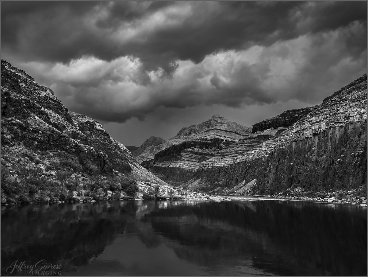 riverclouds1bw.jpg