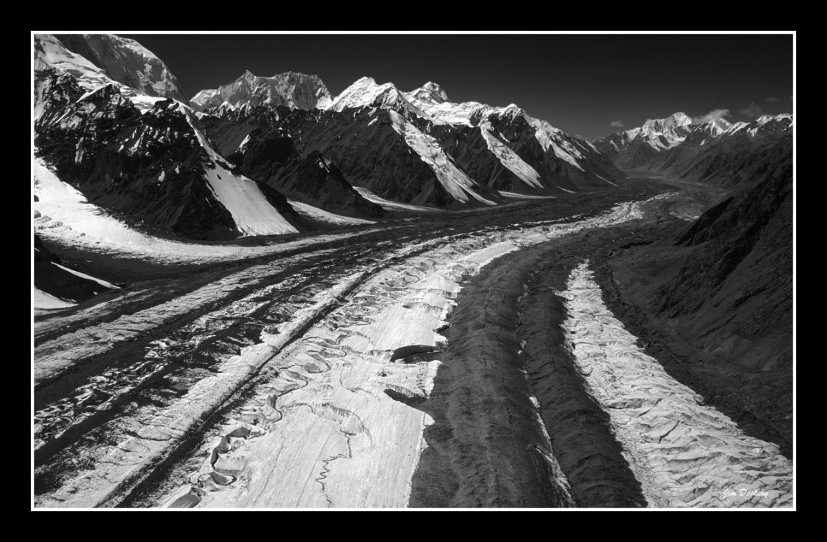 Tien-Shan-Glacier-bw.jpg