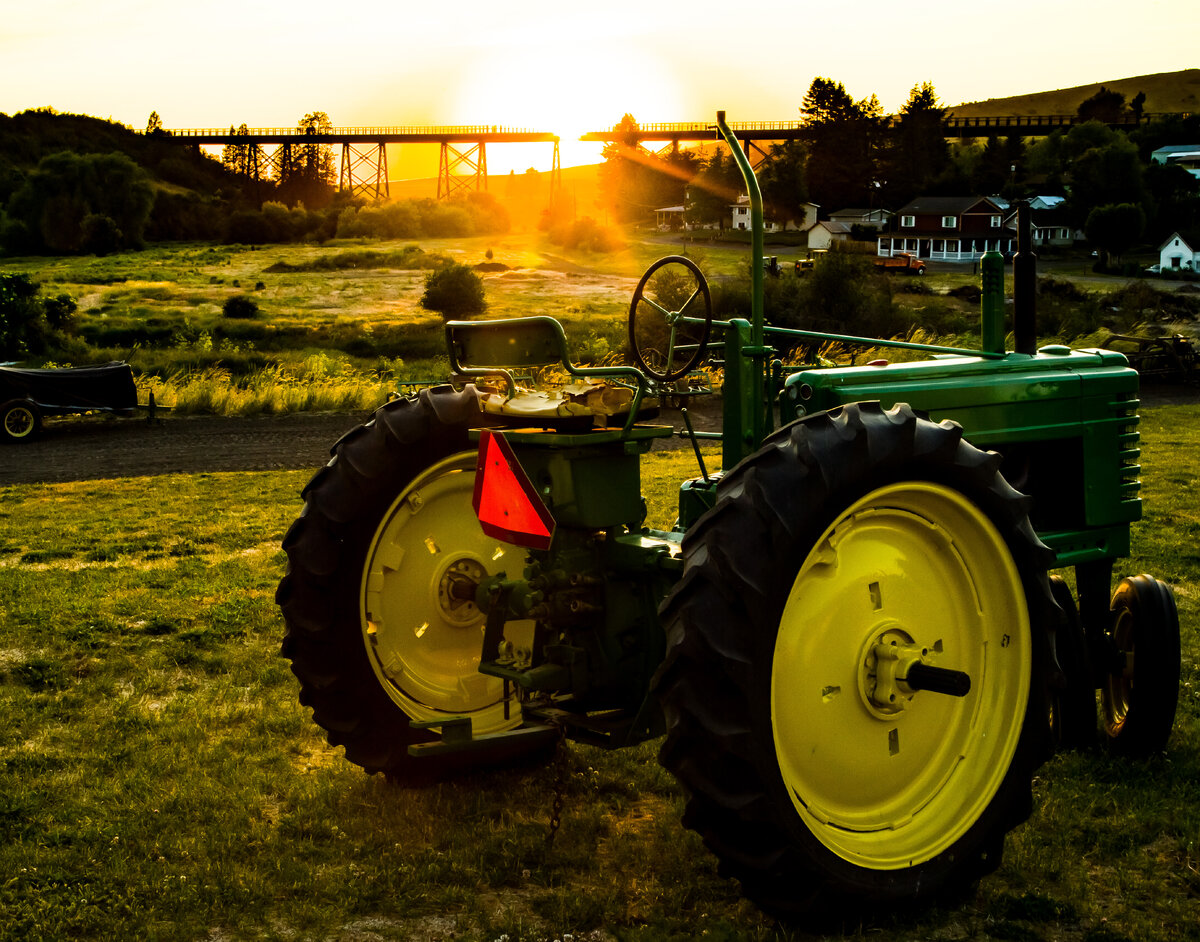 Tractor #3.jpg