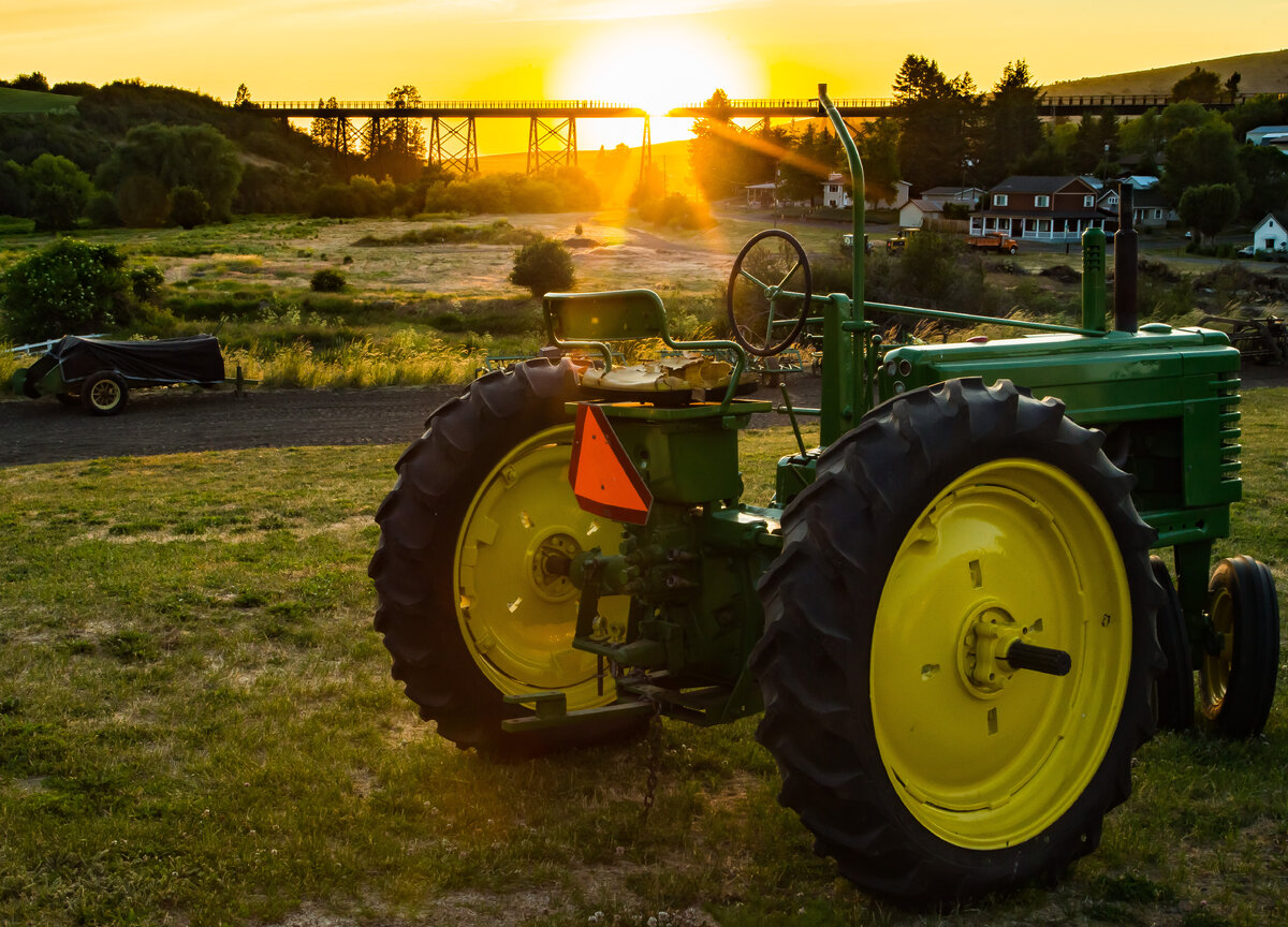 Tractor with Sunburst.jpg