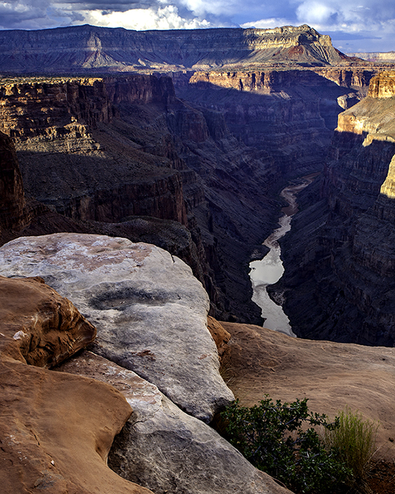 View from Toroweap Point, Grand Canyon.jpg
