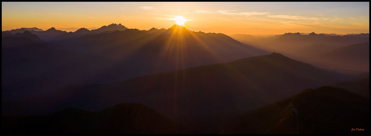 White-Chuck-Sunset-(30)-Pano.jpg
