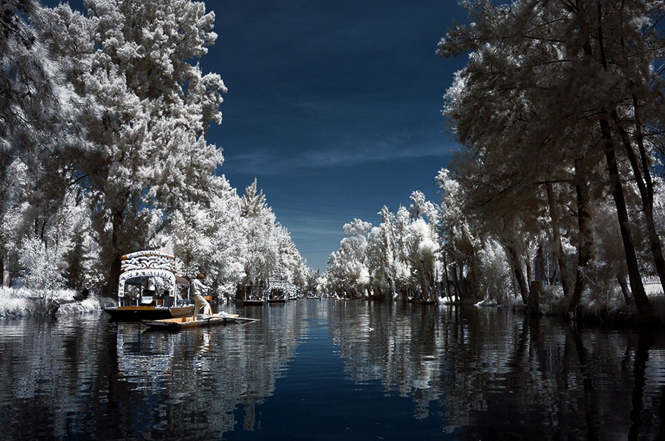 Xochimilco canals.jpg