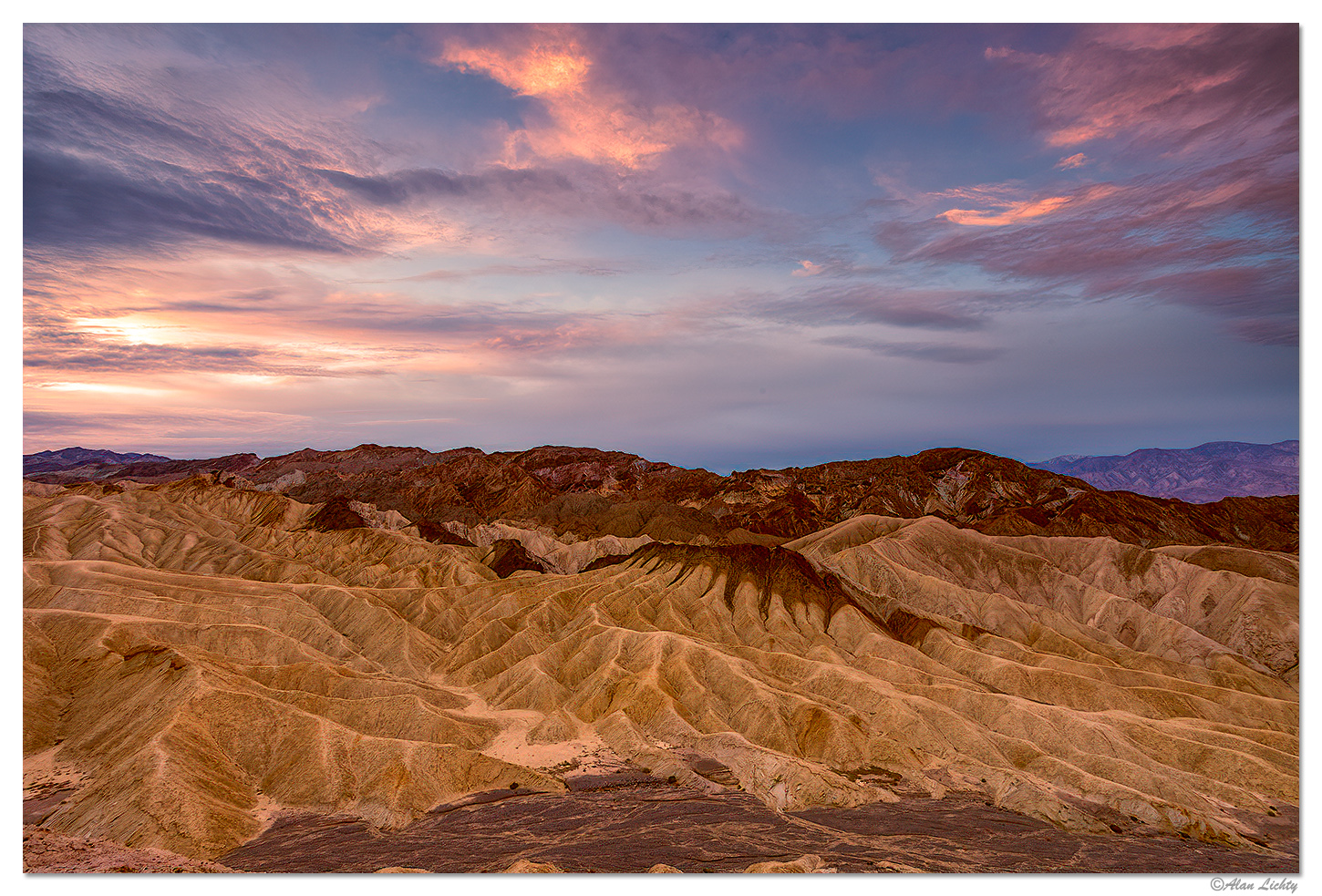 ZabriskieSunrise4.jpg