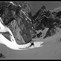 Eric-skis-slot-bw